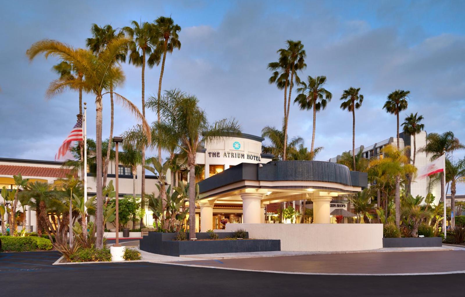 Atrium Hotel Orange County Main image 2